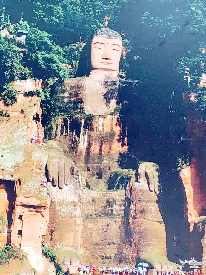 让人震撼的乐山大佛
